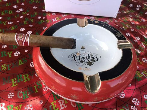 مجموعة H&H Celebrate - عيد الميلاد الأبيض in Kuwait