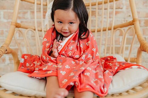 بطانية لحاف قابلة للتمدد من 3 طبقات من نسيج لؤلؤي نحاسي كبير الحجم، أصدقاء سمسم in Kuwait