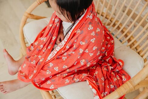 بطانية لحاف قابلة للتمدد من 3 طبقات من نسيج لؤلؤي نحاسي كبير الحجم، أصدقاء سمسم in Kuwait