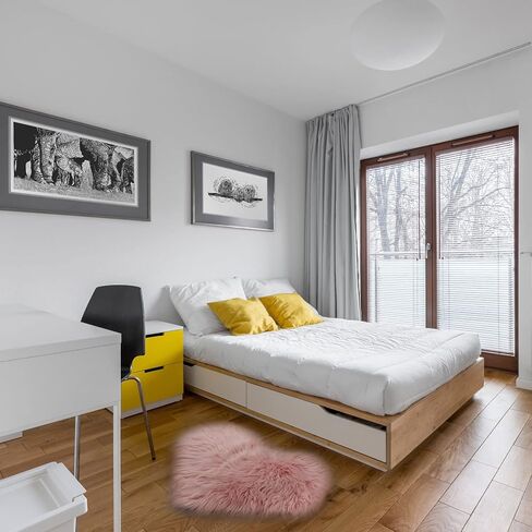 ان يو اكس ان سجادة من جلد الغنم الصناعي على شكل قلب مقاس 40 × 50 سم ناعمة وطويلة ومنفوشة ومنفوشة، سجادة ارضية مزخرفة لغرفة النوم والاريكة مقاس 40 × 50 سم، لون بينك 16185009340 in Kuwait