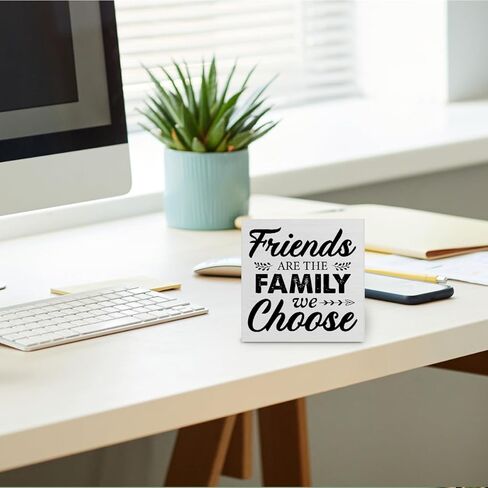 ريفي الصداقة اقتباس صندوق خشبي علامة ديكور مكتب، الأصدقاء هم الأسرة نختار كتلة الخشب علامة المنزل سطح الطاولة الجرف مكتب الديكور، 5 × 5 بوصة in Kuwait