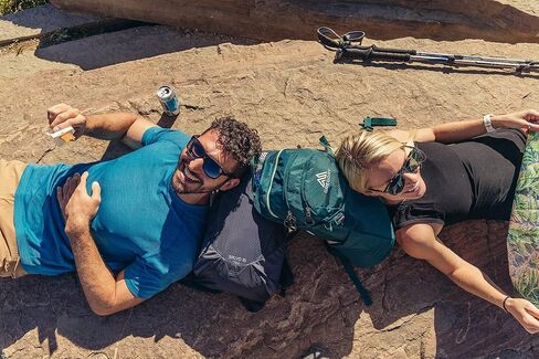 Gregory Sula 8 H2O Unisex Day Hiking/Backpacking Hydration/Mountain Biking Backpack, 3L Water Reservoir/Bladder Included, One Size Fits All, Aurora Black in Kuwait
