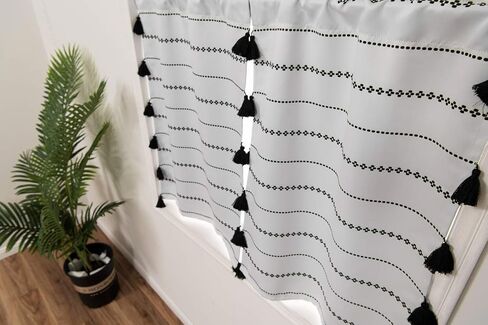 ستارة نافذة قصيرة مزينة بشرابة من YoKii Boho سوداء مخططة لتزيين غرفة المطبخ والحمام وغرفة المعيشة وديكور زوج من العرض 24 × الطول 36 الأبيض الفاتح in Kuwait