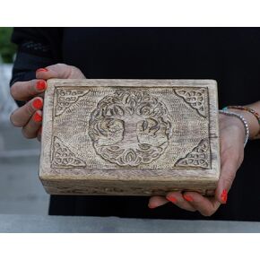 DharmaObjects شجرة الحياة السلتية المجوهرات المنحوتة يدويًا صندوق تخزين خشبي تذكاري (أبيض، كبير) in Kuwait