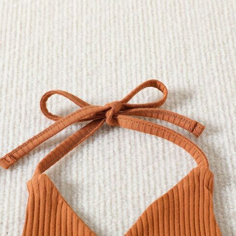 ملابس للفتيات الصغيرات ملابس بدون أكمام وقمصان قصيرة وسروال على شكل زهرة جرس سفلي مجموعة ملابس صيفية in Kuwait