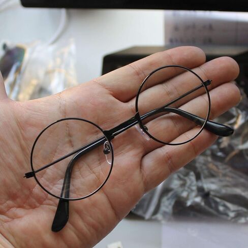 TAATI Newborn Photography Glasses Props Baby Posing Flat Glasses Baby Photography Studio Infant Photoshoot Accessories (Black and Golden) (T-G-01) in Saudi Arabia