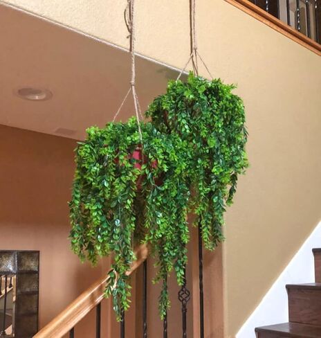 LSKYTOP قطعتان من خشب البقس الأخضر وإكليل أوراق الشجر الاصطناعية ونباتات معلقة على الحائط للشرفة الأمامية وسلة معلقة للديكور الداخلي والخارجي، 30 بوصة/قطعة in Kuwait