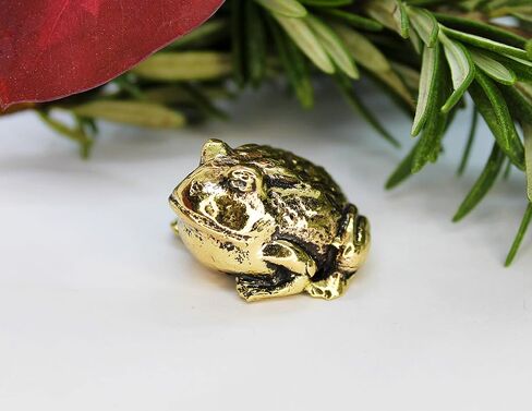 Brass Toad Frog Figurine Hand-Curved and Hand-Casted Spiritual Animal Ornament Sculpture Home Decoration Art Miniature in Saudi Arabia
