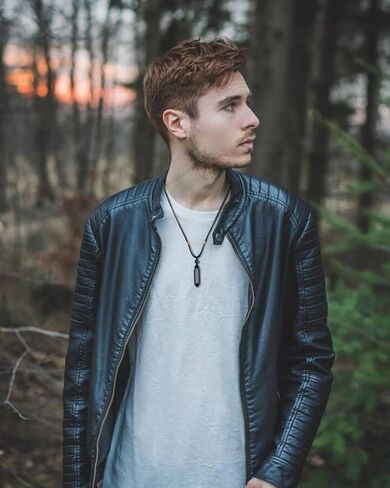 5 قطع من عقد كريستال علاجي سداسي طبيعي مدبب، قلادة من الاحجار الكريمة الطبيعية، قلادة ريكي الشفاء شاكرا حجر كوارتز قابلة للتعديل، قلادة حبل للنساء والرجال in Kuwait