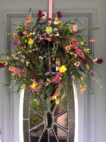 Artificial Daisy and Lavender Flower Wreath,20" Floral Wreath Artificial Spring and Summer Wreath Front Door Wreath for Home Kitchen Wall Door Decor in Kuwait