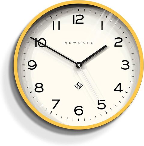 ساعة حائط إيكو رقم ثلاثة من NEWGATE - ساعة حائط تناظرية - ساعة حديثة - ساعات حائط للمطبخ - ساعة حائط مستديرة - سهلة القراءة - تصميم بريطاني - ساعة 14 بوصة (محرك إطفاء أحمر) in Kuwait
