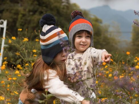 قبعات مون كيتي للأطفال الصغار قبعات شتوية للأولاد الصغار من الصوف للتزلج مع غطاء أذن دافئ in Kuwait