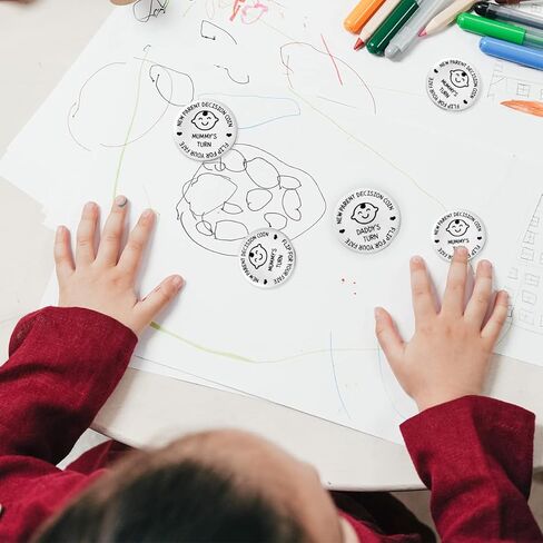 عبوة من قطعتين من العملات المعدنية المرحة للوالدين الجدد، عملة اتخاذ القرارات مزدوجة الجوانب من الستانلس ستيل للام والاب، هدية للاطفال حديثي الولادة، هدية للحمل، هدية للوالدين الجدد، هدية للام الجديدة in Kuwait