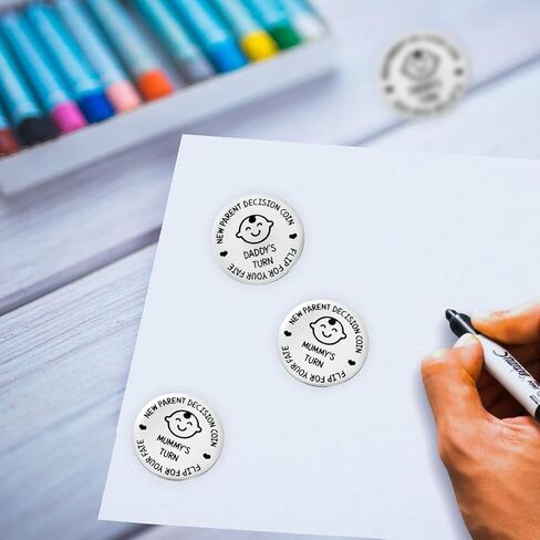 عبوة من قطعتين من العملات المعدنية المرحة للوالدين الجدد، عملة اتخاذ القرارات مزدوجة الجوانب من الستانلس ستيل للام والاب، هدية للاطفال حديثي الولادة، هدية للحمل، هدية للوالدين الجدد، هدية للام الجديدة in Kuwait