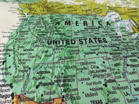 Goodbath خريطة العالم نسيج، ألوان مائية ملونة خريطة المفروشات الجدار الشنق لغرفة النوم غرفة المعيشة النوم، 60 × 50 بوصة in Kuwait