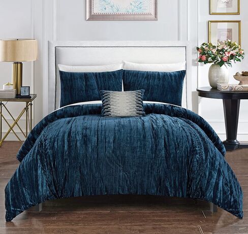 طقم لحاف 4 قطع من Chic Home Westmont مصنوع من قماش مخملي مجعد، يتضمن وسادة زينة مزخرفة، رمادي، مقاس King in Kuwait