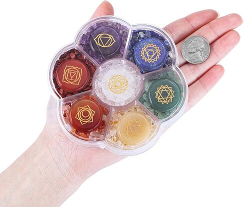 PESOENTH Natural Chakra Stones Healing Crystals Tumbled Chip Gemstones Set for Reiki, Meditation,Yoga,Chakra Balance,Relaxation,Decor ( 7pcs Engraved Chakra Symbol Crystals +Crystal Gemstone Clips) in Kuwait