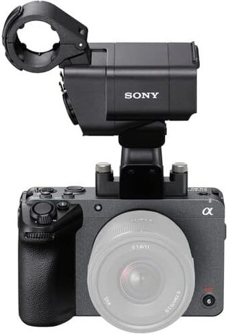 كاميرا السينما الرقمية FX30 من سوني مع وحدة مقبض XLR (ILME-FX30) مع مجموعة إضاءة WR LED وبطاقة SD سعة 64 جيجابايت والمزيد in Kuwait