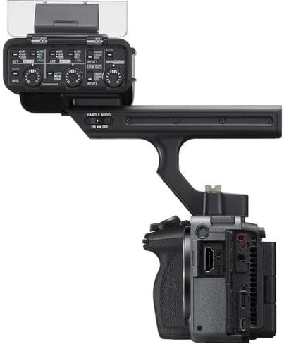 كاميرا السينما الرقمية FX30 من سوني مع وحدة مقبض XLR (ILME-FX30) مع مجموعة إضاءة WR LED وبطاقة SD سعة 64 جيجابايت والمزيد in Kuwait