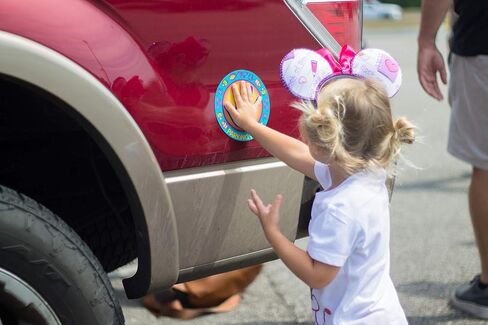 Car Magnet for Kids – Toddler Hand Magnet for Parking Lot Safety – Teaches Children to Wait Safely by the Car – Made in USA – Great for Autism & Special Needs – Alphabet in Kuwait