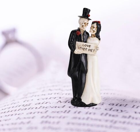 ZZBIQS Skeleton Bride and Groom Figurines, Love Never Dies in Bridal Gown and Tuxedo Sculpture Handmade Resin Crafts, for Day of The Dead, Wedding Gift, Valentine's Day Decor Ornament in Saudi Arabia