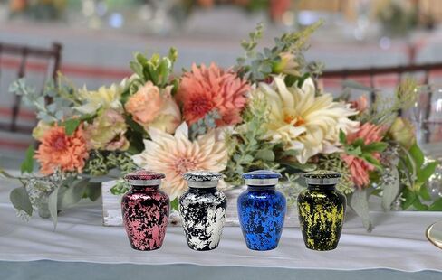 وعاء تذكاري صغير متلألئ مصنوع يدويًا من فوريفر لافد للرماد - مجموعة من 4 أباريق - توكين أورنز - أباريق صغيرة – 4 ألوان مع حقيبة فاخرة و4 أكياس in Kuwait