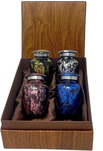 وعاء تذكاري صغير متلألئ مصنوع يدويًا من فوريفر لافد للرماد - مجموعة من 4 أباريق - توكين أورنز - أباريق صغيرة – 4 ألوان مع حقيبة فاخرة و4 أكياس in Kuwait