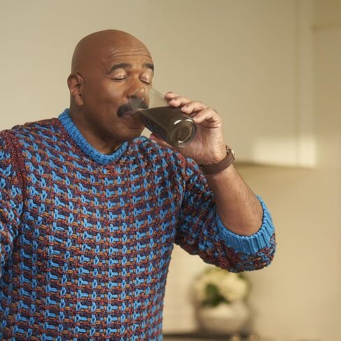 Steve Harvey's L'Evate You Vitality Daily Greens Powder, Chocolate (28 Servings) 30 Superfoods, 9 Greens - for a Cellular Energy Boost, Powered by M-Charge Complex for All Day Energy in Saudi Arabia