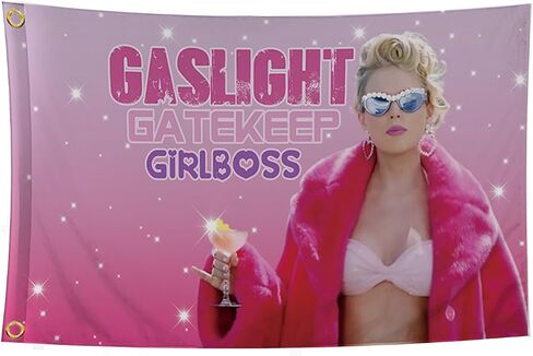 Gaslight Gatekeep Girlboss العلم مضحك ميمي نسيج العلم الوردي لغرفة النوم ديكورات جدرانية لغرفة المعيشة الكلية النوم in Kuwait
