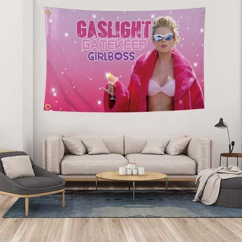 Gaslight Gatekeep Girlboss العلم مضحك ميمي نسيج العلم الوردي لغرفة النوم ديكورات جدرانية لغرفة المعيشة الكلية النوم in Kuwait