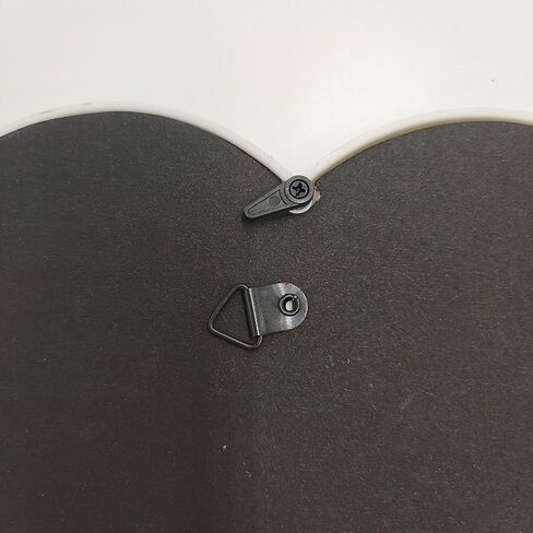 مجموعة اطارات صور على شكل قلب بلون ابيض من 3 قطع اطار صور بلاستيكي 5×5 انش، 6×6 انش، 7×7 انش. فقط للحائط. in Kuwait