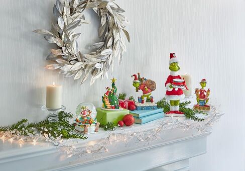 القسم 56 Grinch Villages It Takes Two Grinch وCindy Lou تمثال ملحق، 6 بوصة وGrinch Village Max وCindy-Lou Who ملحق تمثال، 2.75 بوصة، أحمر in Saudi Arabia