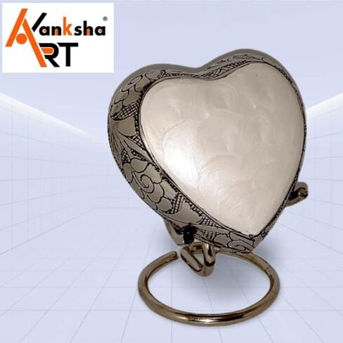 جرة تذكارية كلاسيكية على شكل قلب من Akanksha Arts للرماد البشري - مع صندوق وحامل - تصميم حجر أبيض ساطع بارتفاع 7 سم in Kuwait