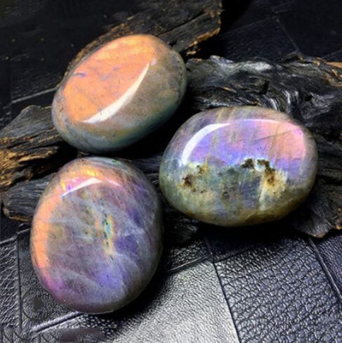 Natural Labradorite Palm Stone Worry Stones Purple Flash Irregular Sphere Healing Crystal Quartz Gemstone Pocket Stone for Reiki Chakra Balancing Decoration (Purple Flash Labradorite 20-50Grams) in Saudi Arabia