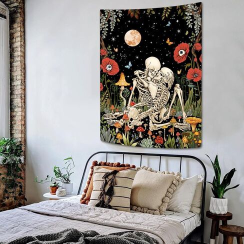 Leeisysme Hippie الهيكل العظمي نسيج الأزهار، عشاق التقبيل القمر الفطر الجمجمة زهرة النباتات المفروشات لغرفة المعيشة الجمالية غرفة نوم رومانسية الجدار شنقا 44 × 60 بوصة in Kuwait