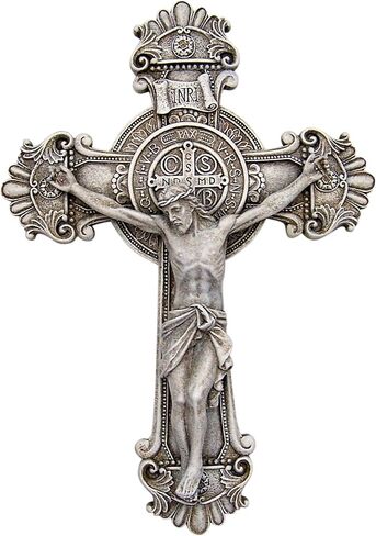 صليب حائط Saint Benedict Stone معلق على الحائط in Saudi Arabia