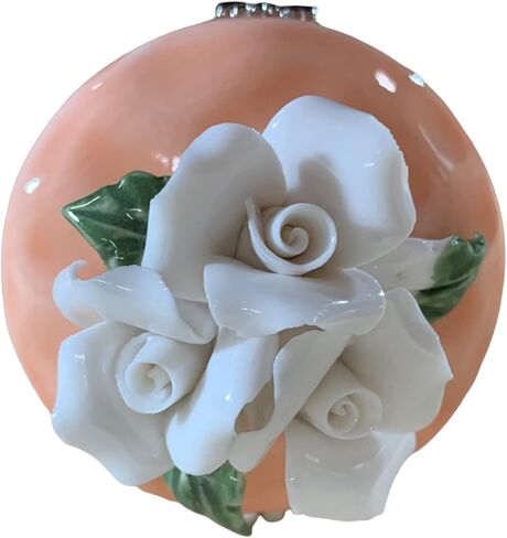 الفنون القيمة صندوق حلي من البورسلين بتصميم ورود بيضاء، قطر 2 انش (خوخي) in Kuwait