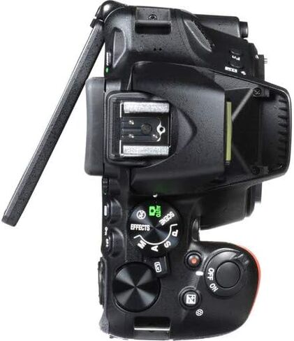 كاميرا Nikon D5600 DSLR مع هيكل (بدون عدسة) + بطاقة 32 جيجابايت وحامل ثلاثي القوائم وحقيبة والمزيد (حزمة مكونة من 13 قطعة) in Kuwait