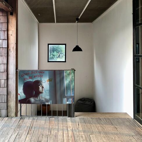 بساط حائط مطبوع بعبارة «Come Over When You're Sober Pt.2» من نوغاما، بساط حائط بتصميم فني للتعليق على الحائط لديكور غرفة النوم والمعيشة والسكن الجامعي in Kuwait