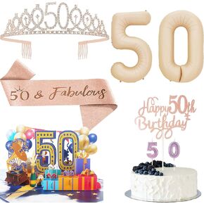 هدايا عيد الميلاد الخمسين للنساء - زينة عيد الميلاد الخمسين للنساء تتضمن بطاقة منبثقة ثلاثية الأبعاد لعيد الميلاد، وتاج التاج، والوشاح، وأغطية الكيك، والبالونات، والشموع مع صندوق هدايا in Kuwait