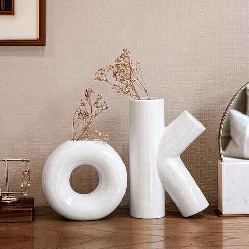 سانبيرغ مجموعة مزهرية سيراميك بيضاء من قطعتين على شكل اوك، مزهرية دائرية مجوفة على شكل دونات ومزهرية على شكل حرف K للزهور المركزية، منحوتة فنية ابداعية عصرية بسيطة للمنزل والمكتب وحفلات الزفاف in Kuwait