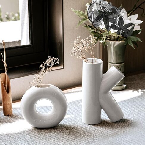 سانبيرغ مجموعة مزهرية سيراميك بيضاء من قطعتين على شكل اوك، مزهرية دائرية مجوفة على شكل دونات ومزهرية على شكل حرف K للزهور المركزية، منحوتة فنية ابداعية عصرية بسيطة للمنزل والمكتب وحفلات الزفاف in Kuwait