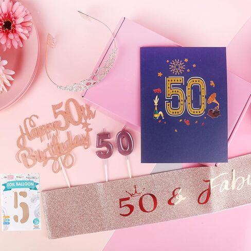 هدايا عيد الميلاد الخمسين للنساء - زينة عيد الميلاد الخمسين للنساء تتضمن بطاقة منبثقة ثلاثية الأبعاد لعيد الميلاد، وتاج التاج، والوشاح، وأغطية الكيك، والبالونات، والشموع مع صندوق هدايا in Kuwait