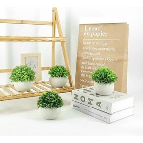 نباتات صناعية صغيرة في اصيص، نباتات الاوكالبتوس البلاستيكية الصغيرة، نبات الاوكالبتوس الصناعي المزخرف، نباتات خضراء مزيفة ديكور خضراء مع وعاء ابيض للطاولة والمكتب والحمام والمنزل in Kuwait