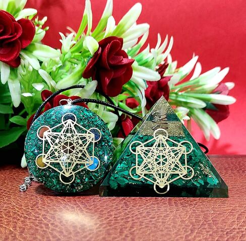 Sawcart Metatron شبكة خضراء الملكيت أورغو هرم ومكعب Metatron's Cube Merkaba مع 7 شاكرا كريستال أورغو قلادة الطاقة الإيجابية مولد طاقة تنظيف اورا ريكي شاكرا شفاء اليوغا التأمل in Kuwait