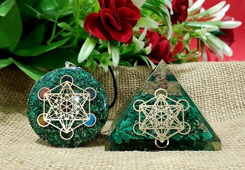 Sawcart Metatron شبكة خضراء الملكيت أورغو هرم ومكعب Metatron's Cube Merkaba مع 7 شاكرا كريستال أورغو قلادة الطاقة الإيجابية مولد طاقة تنظيف اورا ريكي شاكرا شفاء اليوغا التأمل in Kuwait