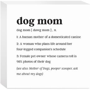 لافتة خشبية لديكور المنزل من Dog Mom، مقاس 12.7 سم × 12.7 سم، قائمة بذاتها، رف أو جدار معروض، ديكور منزلي مصمم من قبل الفنان. in Kuwait