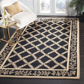SAFAVIEH Chelsea Collection 8' Round Ivory / Light Green HK230B Hand-Hooked French Country Wool Area Rug in Saudi Arabia