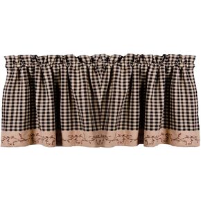 ديكورات منزلية بدائية، التوت فاين تشيك بارن، أحمر وجوزة الطيب، 72 بوصة × 15.5 بوصة، ستارة قطنية مبطنة in Kuwait