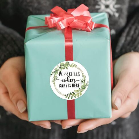 ملصقات Pop and Cheer When Baby is Here، ملصقات هدايا لحفلات استقبال الأطفال باللون الأخضر، ملصقات لحفلات استقبال الأطفال بزجاجات الشمبانيا الصغيرة، عبوة من 50 ملصقًا لاصقًا دائريًا مقاس 5 سم. in Kuwait